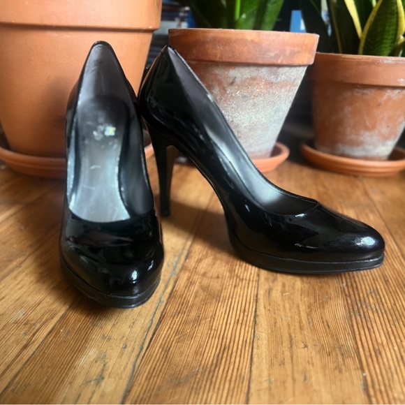 Nine West Heels Size 7.5 - Picture 1 of 5